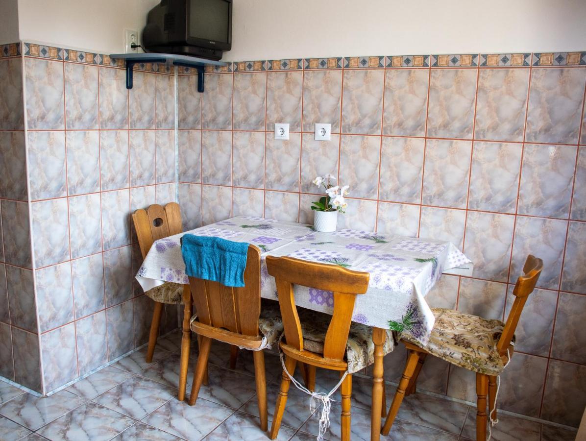 Family-Friendly Apartment Oradea Extérieur photo